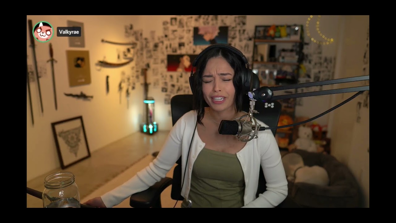 Does Valkyrae like Mizkif?