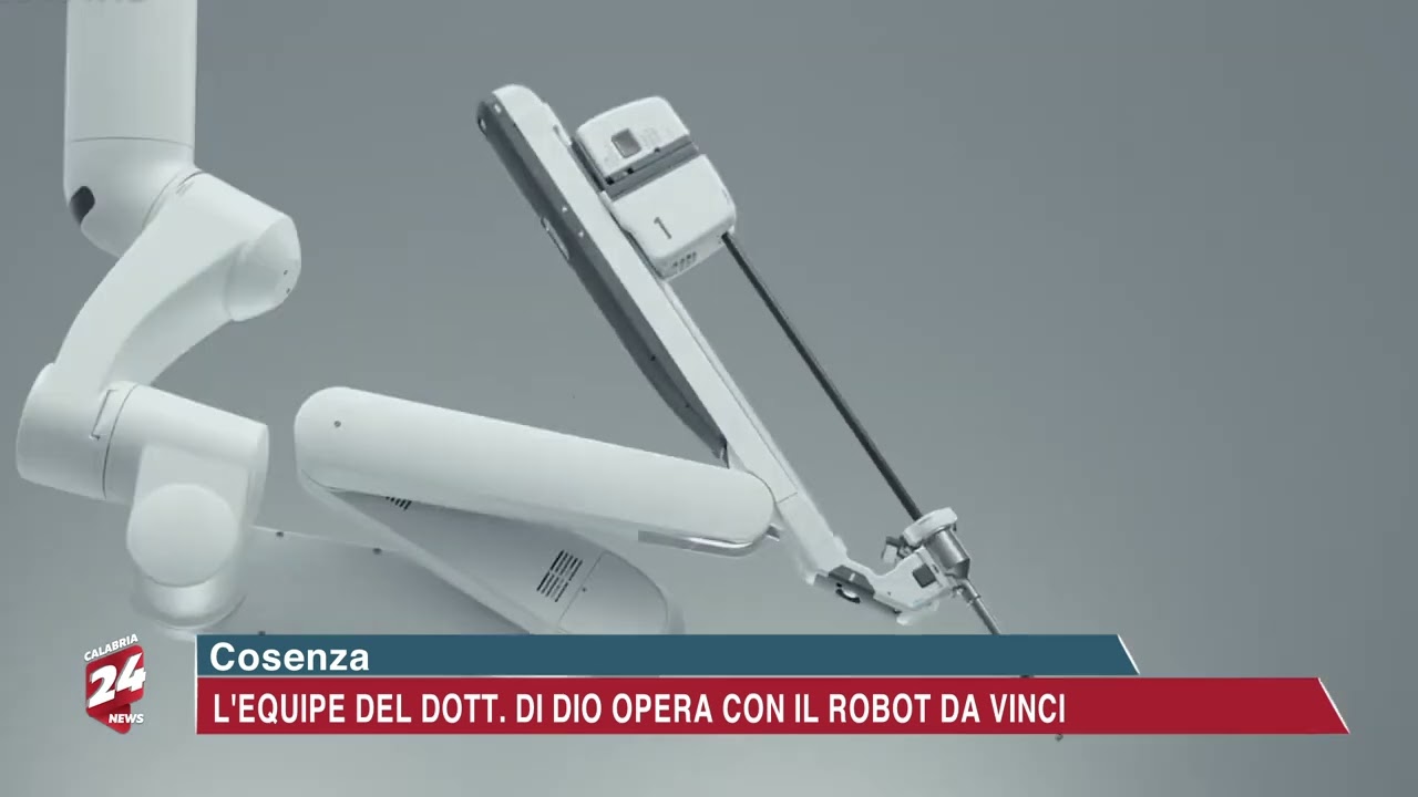 Cosenza: L'equipe del dott. Di Dio opera con il robot Da Vinci