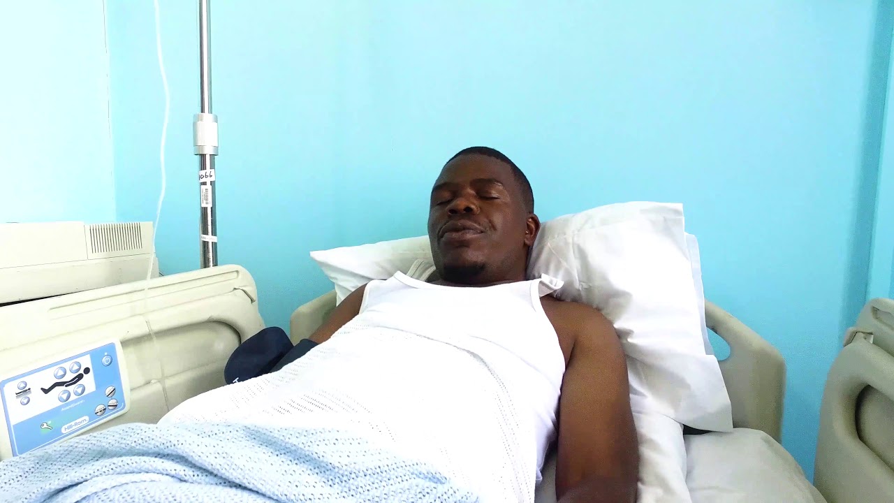 COMIC PASTOR COLLAPSED