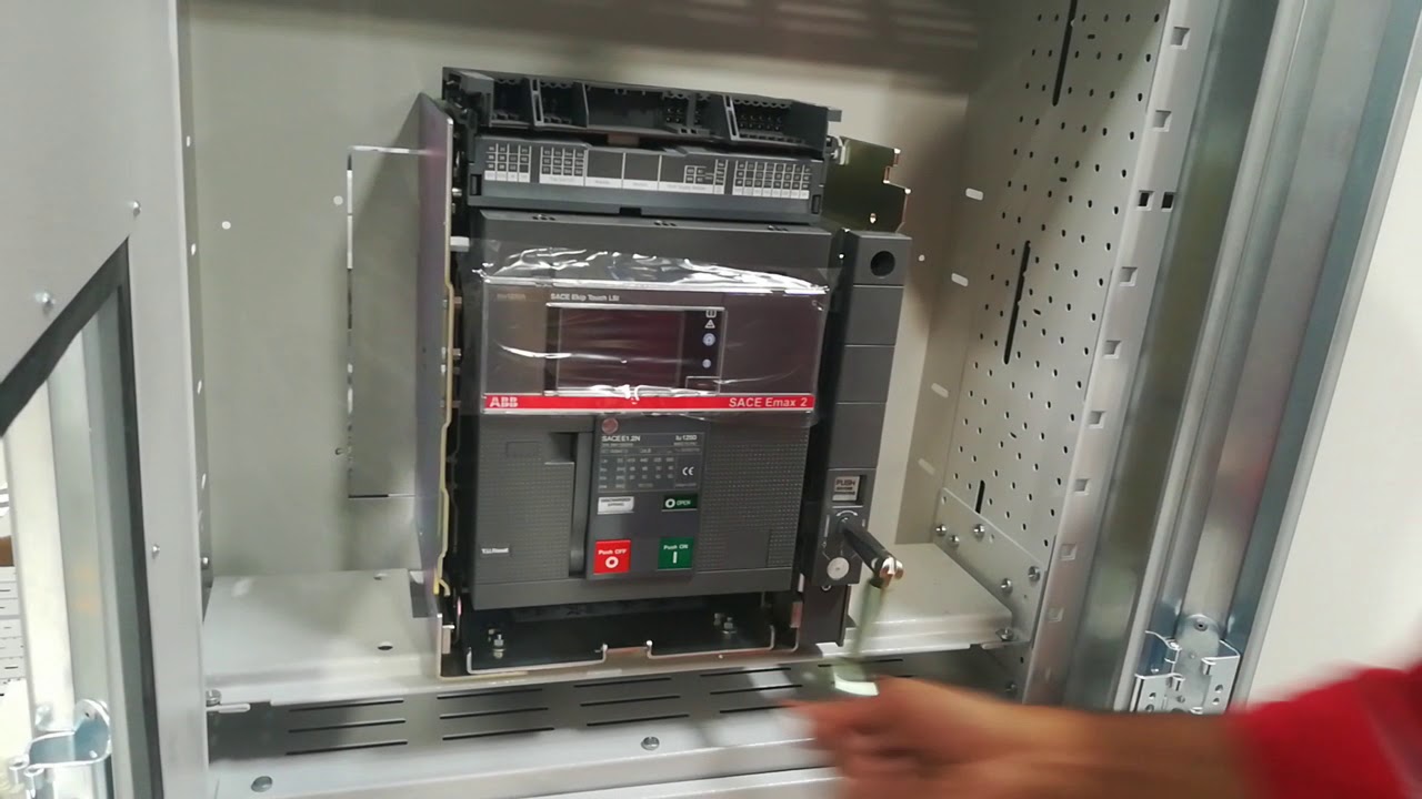 ABB E1.2 ACB RACKOUT OPERATION