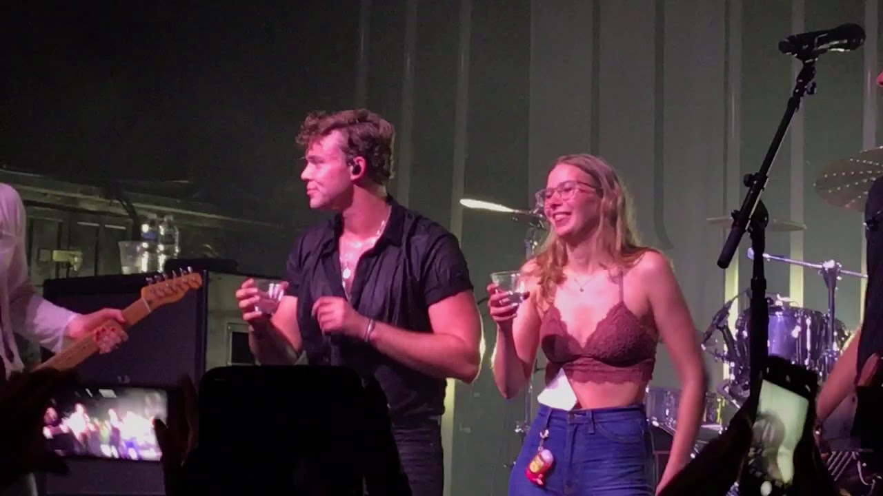 Ashton Takes Shots With a Fan - 5SOS (Irving Plaza, NYC 4.12.18)