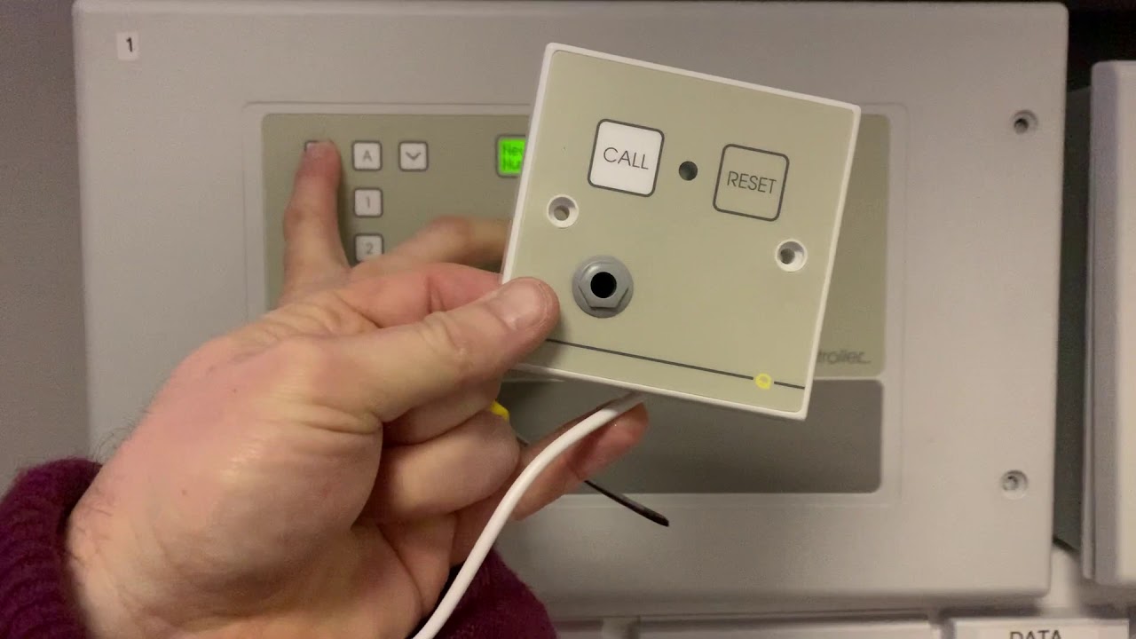 Quantec Nurse Call System How to address a Bedhead Unit QT602
