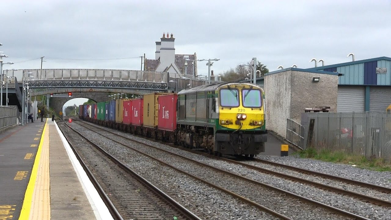 Passenger & freight activity @ Kildare station (17-4-2014)