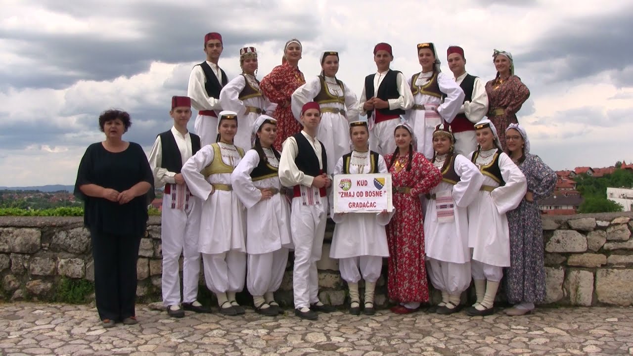 KUD ZMAJ OD BOSNE  MUSLIMANSKE IGRE IZ ZENICE