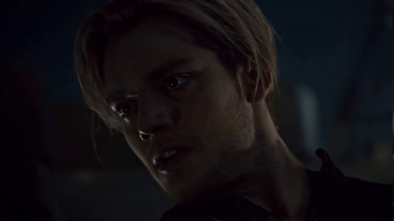 Shadowhunters 3x07 - Jace e Clary combattono uno contro l'altro
