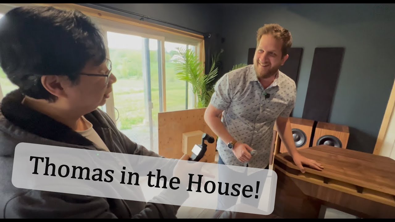 Thomas & Stereo Pays a Visit