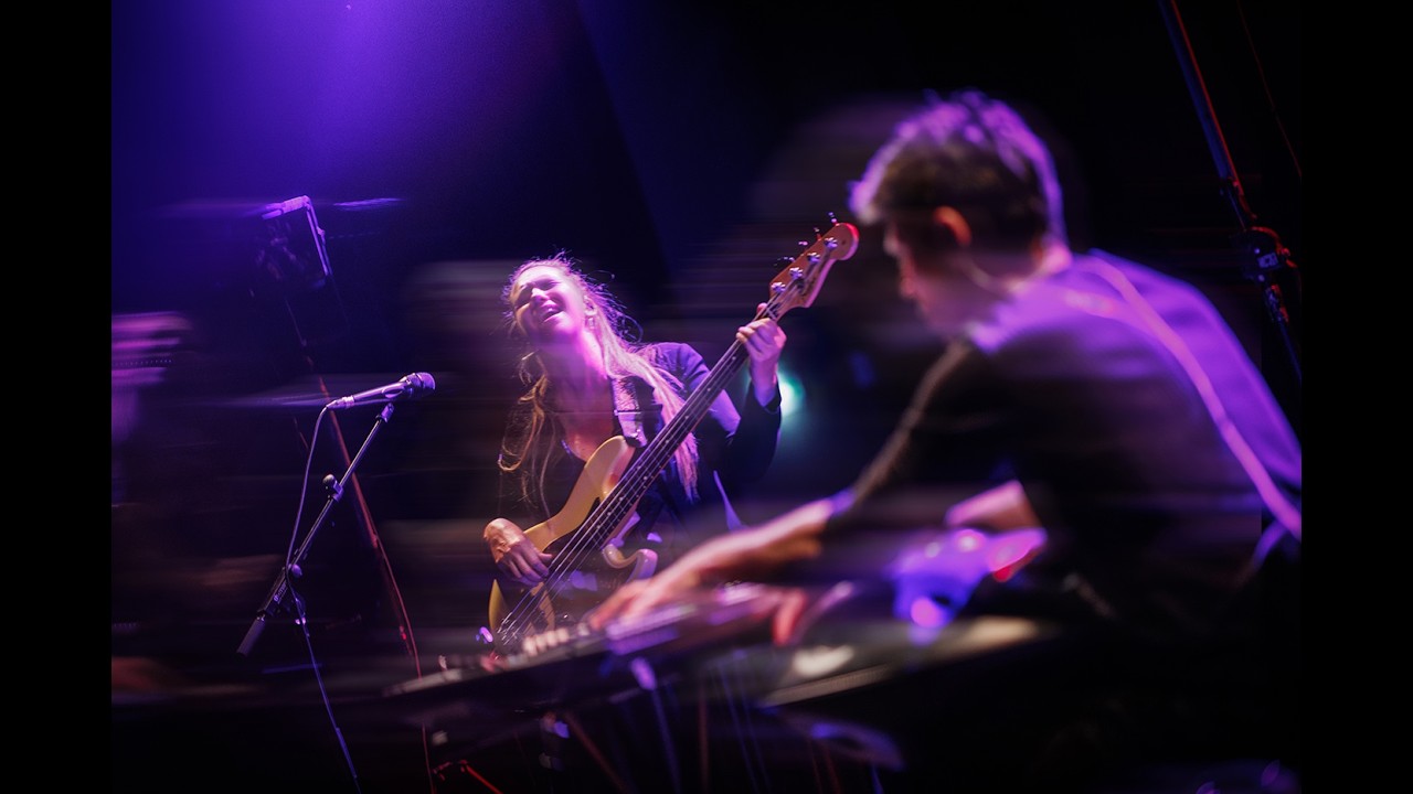 Owa - AU-DEL&Agrave; (Live session official)