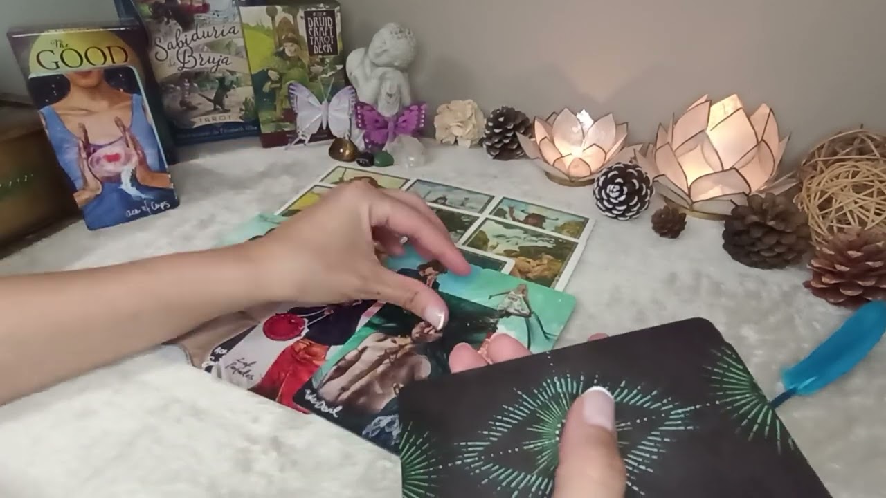 🦋¿Qué piensa de mi, cómo me ve? Lo que le gusta y lo que no.🦋 Tarot interactivo.