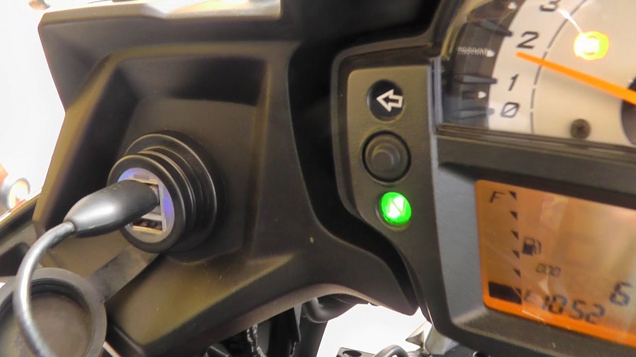 Videoguida: Installazione porta USB su Kawasaki Versys 650 ABS 2015 2016