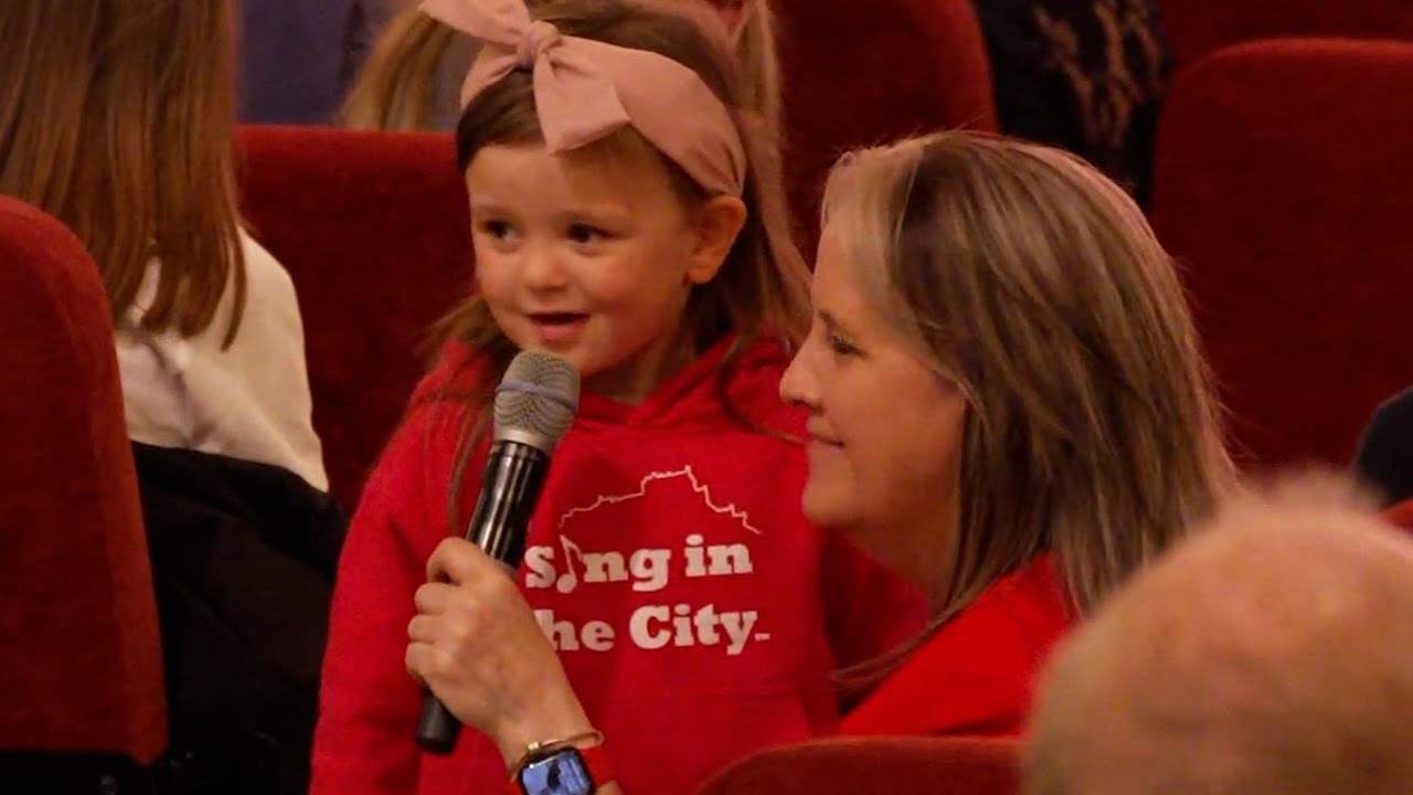 Kirsty Baird funny & very cute audience participation with Bonnie.  If you're happy and you know it
