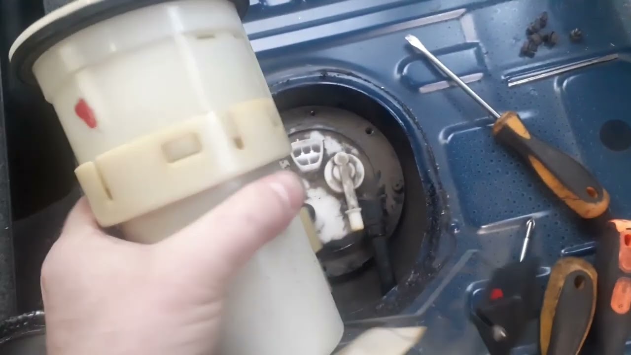 Toyota Yaris Verso 1,3 Pompa paliwa