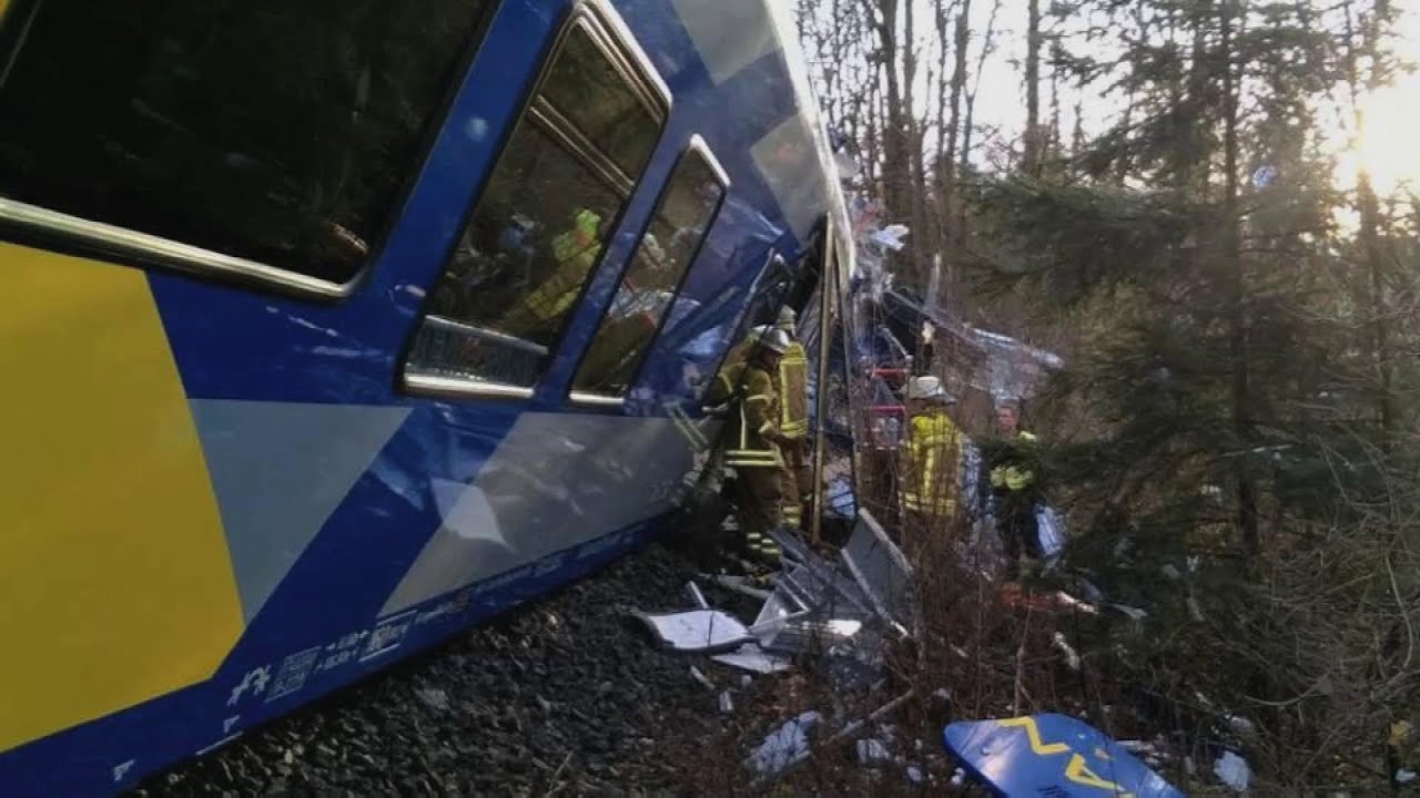 Eerste beelden dodelijke treinramp