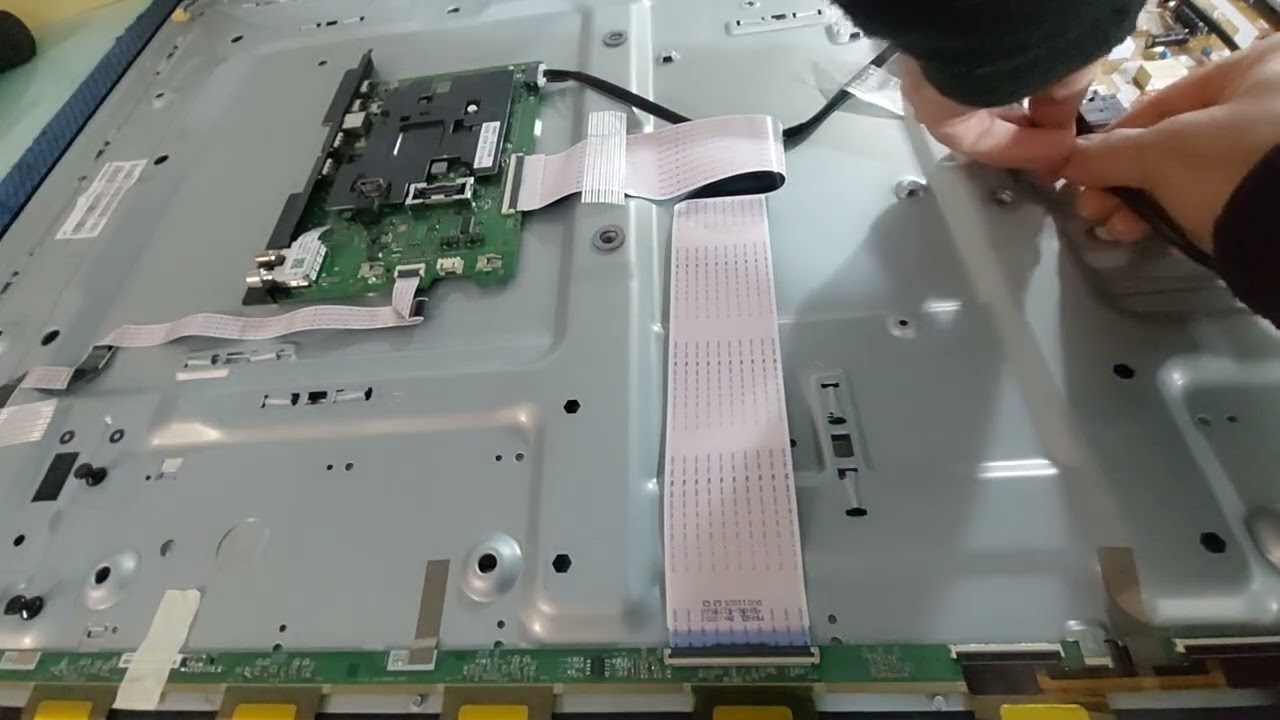 Samsung UE50AU8000U ремонт панели