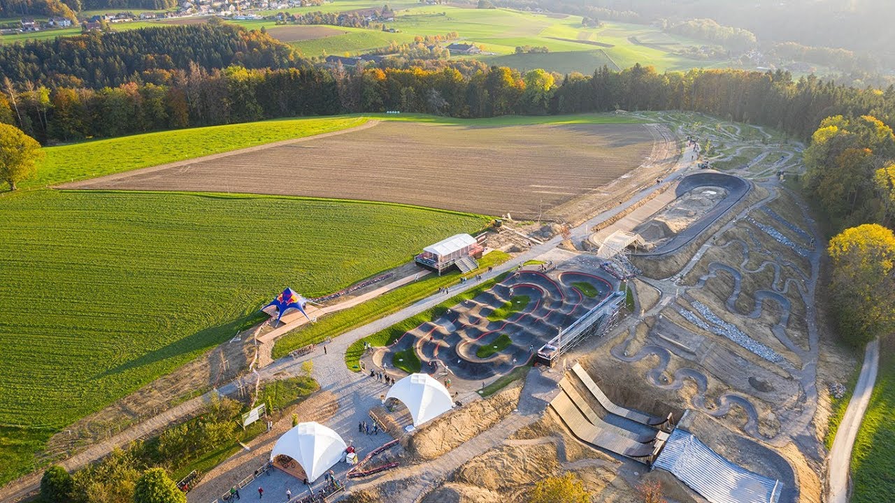 Swiss Bike Park - Von der grünen Wiese zum wahrscheinlich grössten Bike Park der Schweiz