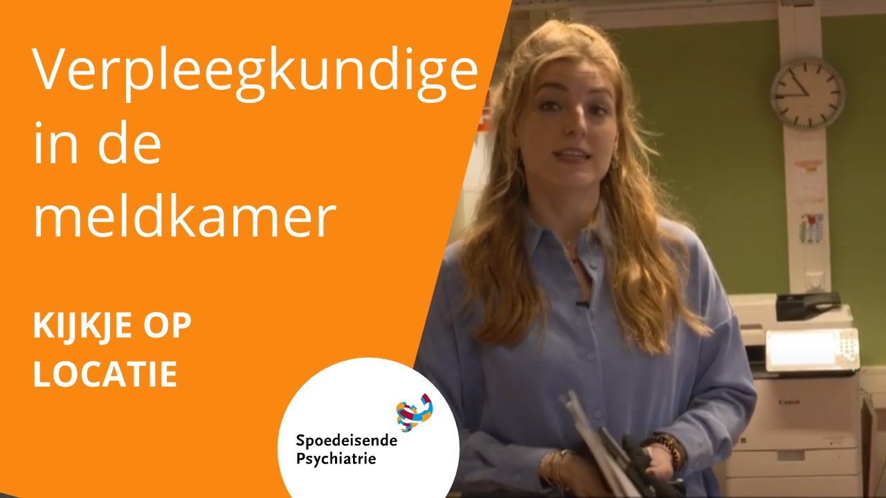 Verpleegkundige in de meldkamer van de Spoedeisende Psychiatrie Amsterdam