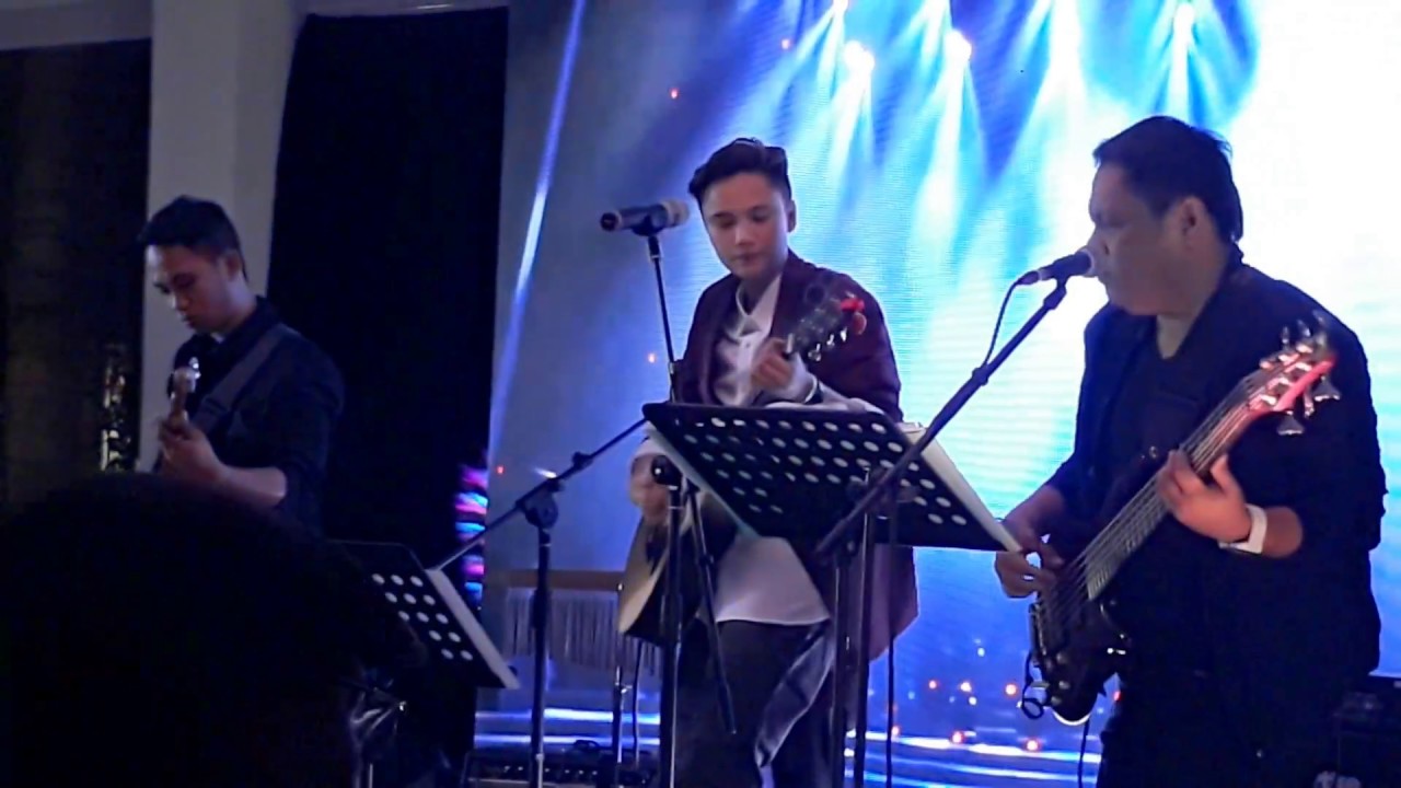 Versace On The Floor - Kaye Cal