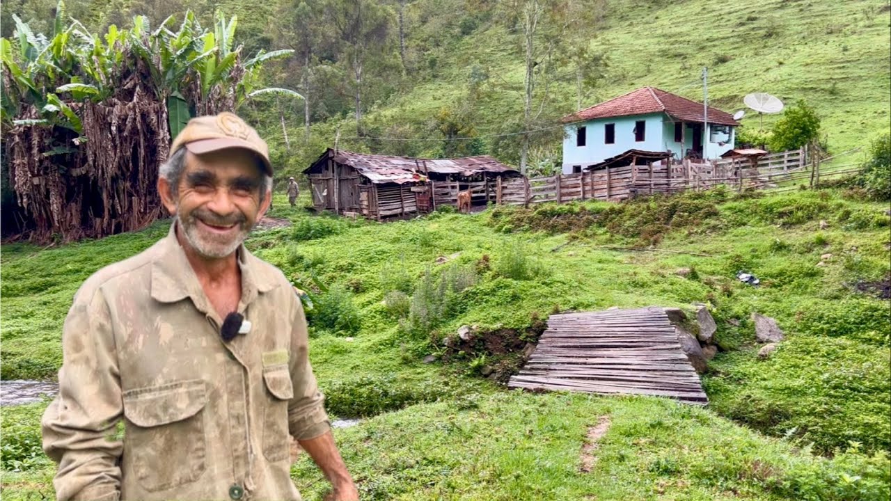 ELE VIVE SOZINHO NO ANTIGO CASARÃO NAS MONTANHAS DE MINAS