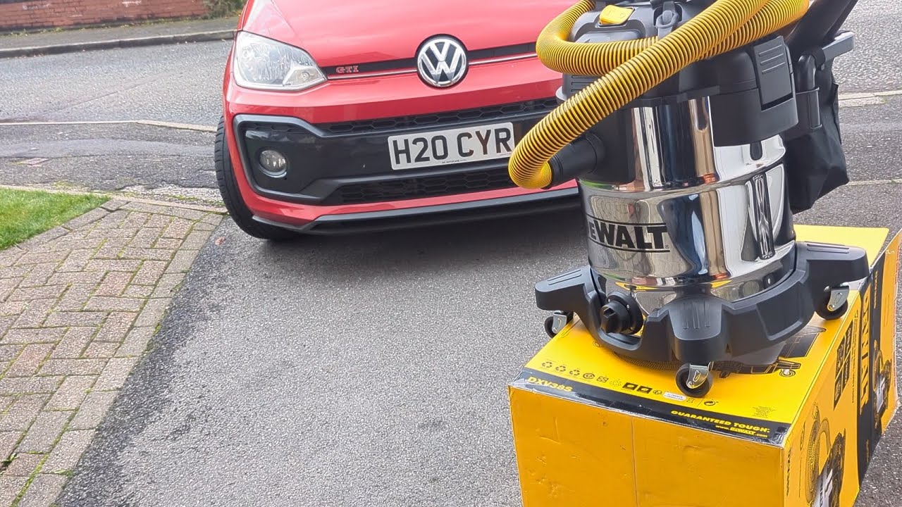 Распаковка пылесоса для сухой и влажной уборки Dewalt DXV38S