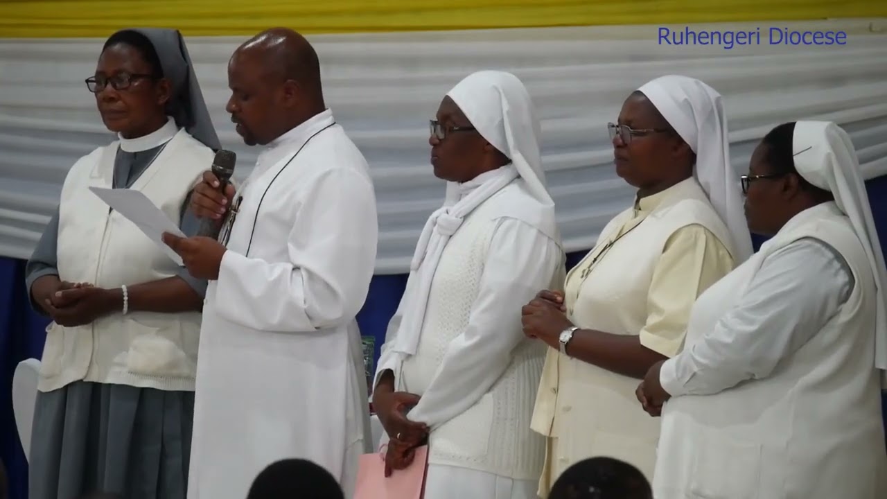 TUMENYE ABAYOBOZI B'ABIYEGURIYIMANA BO MURI DIYOSEZI YA RUHENGERI N'IJAMBO BAVUZE KU MUNSI WA BO.