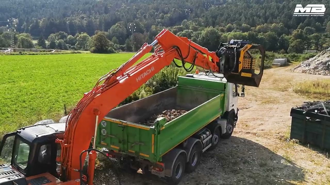 MB-S14 - Hitachi - France - Material separation - Excavation soil and stones