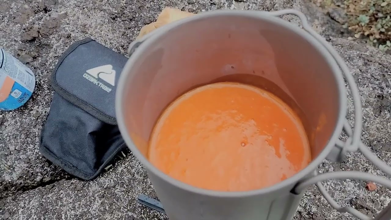 Quick lunch on a rainy day hike.