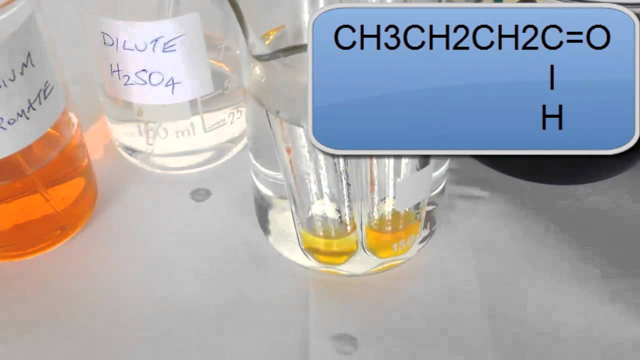Use of acidified potassium dichromate to distinguish between alehydes and ketones