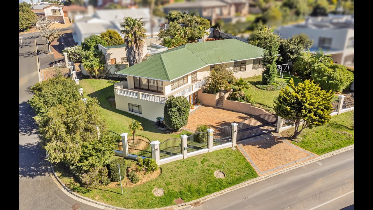 4 Bedroom dual living house FOR SALE  in Loevenstein - Cape Town - Duvan Botha -RE/MAX Unlimited🔴⚪️🟣
