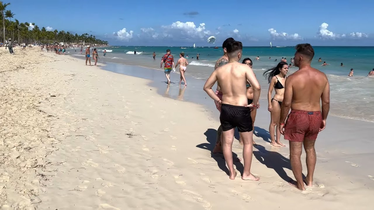 🇩🇴 Hot day at Punta Cana beach | beach walk 4K