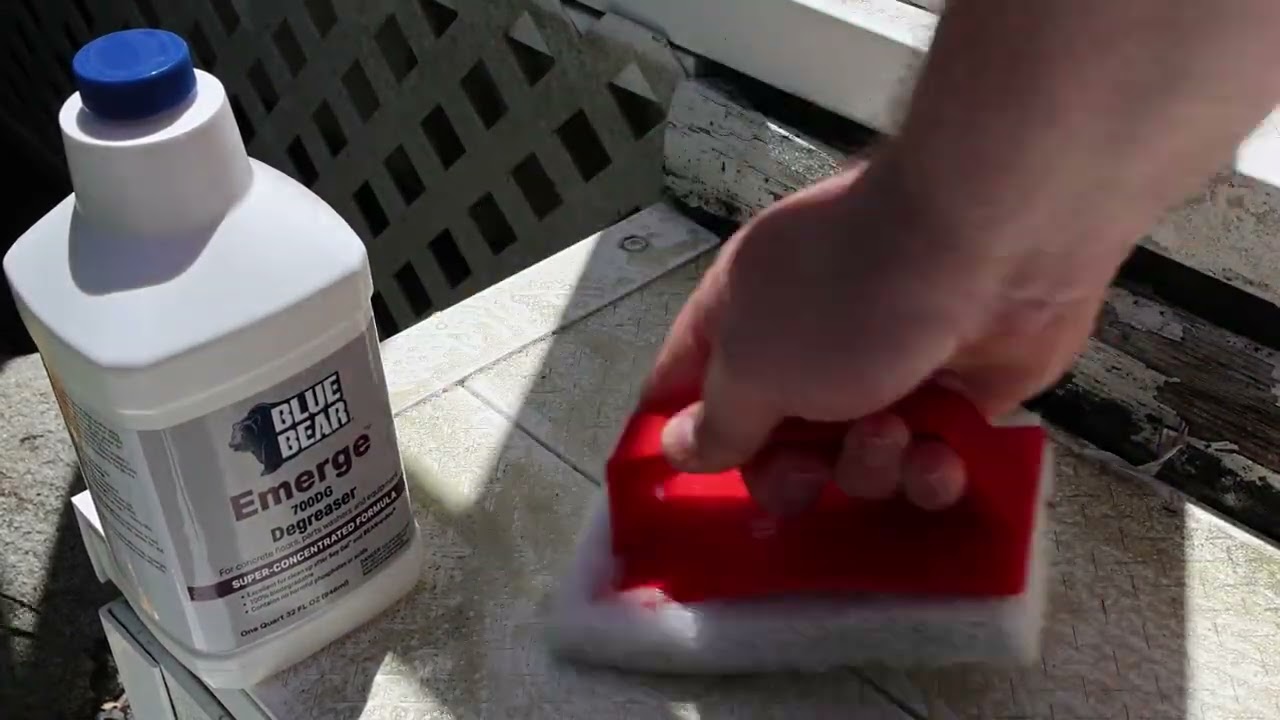 Using Emerge 700DG to clean vinyl decking