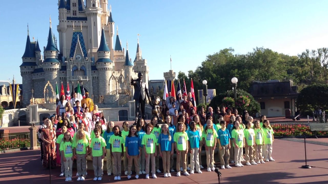 Children's Choir Sings 