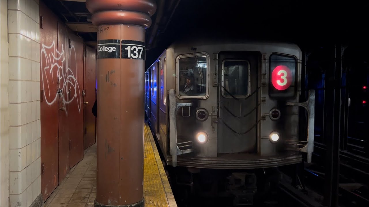 IRT Broadway Line: (1) and (3) Trains @ 137th Street (R62, R62A)
