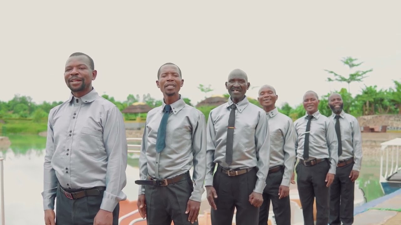 Muyamikeni by Chipasula SDA Church Choir. 
