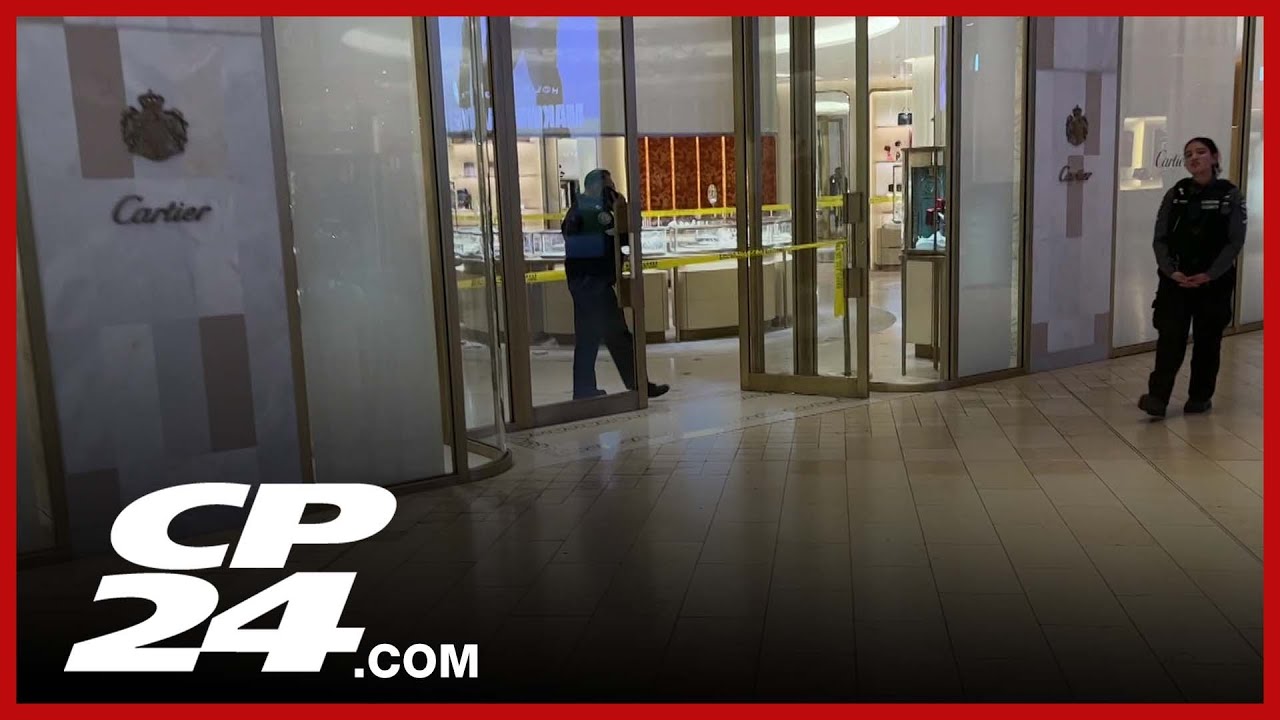 Smash and grab robbery at Yorkdale mall