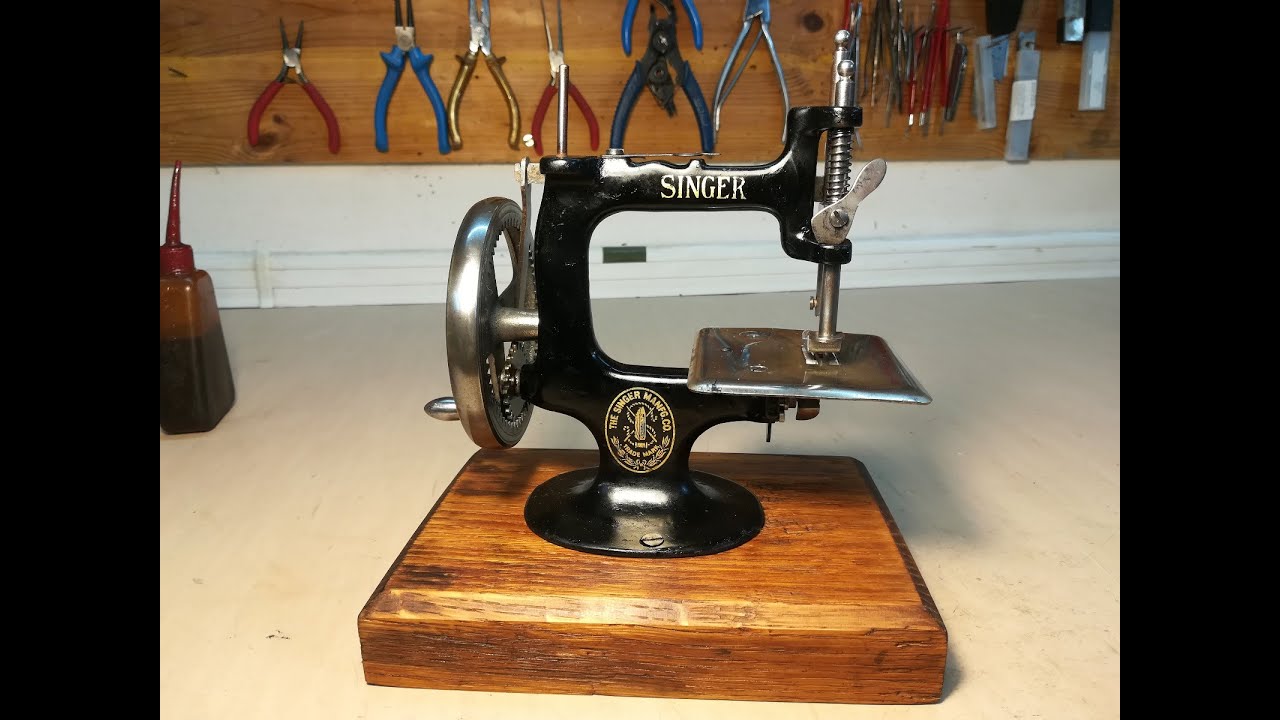 Restorations by Vibela Singer model 20 HD