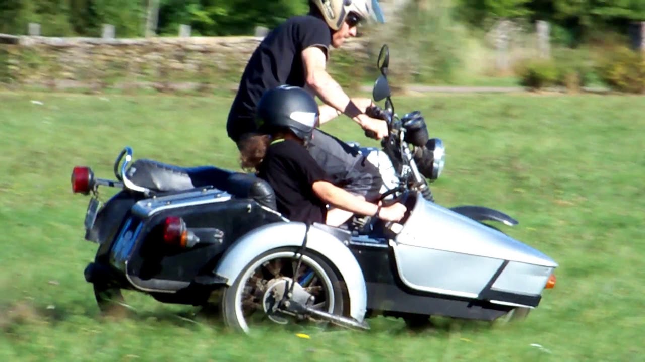 petit essai ludique du MZ 250 ETZ side-car...le bonheur sur 3 roues! (ou presque... ^^ )
