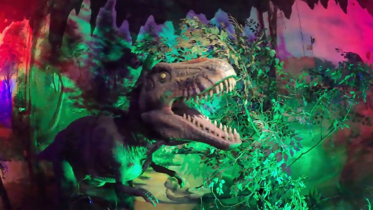 Amazing Dinasourus Train In Taman Safari Bogor Indonesia
