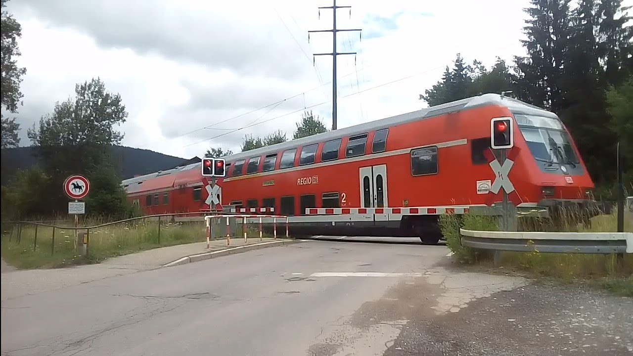Železniční přejezd (Bahnübergang Neustadt [3] [*D]