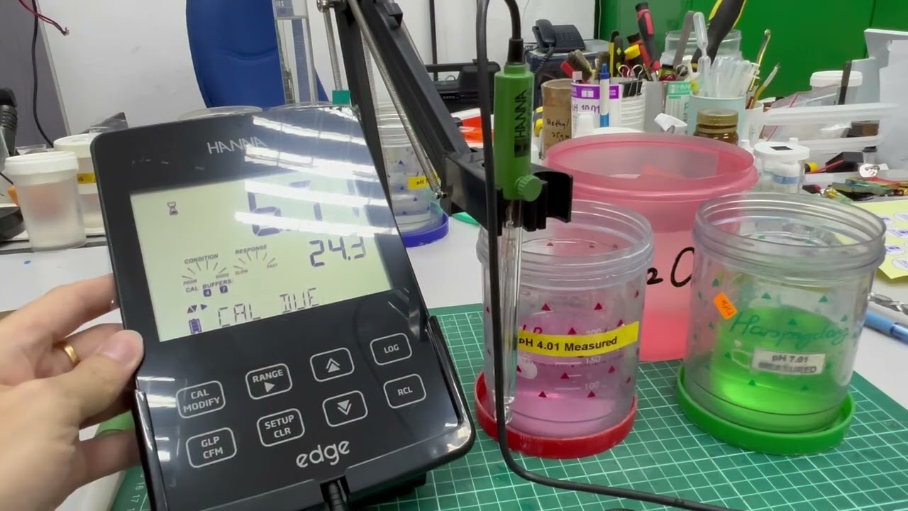 HI2020 edge&reg; Multiparameter pH Meter ( Calibration )