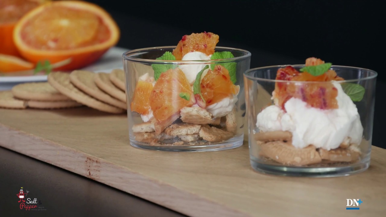 Vasitos de mascarpone y naranja sanguina