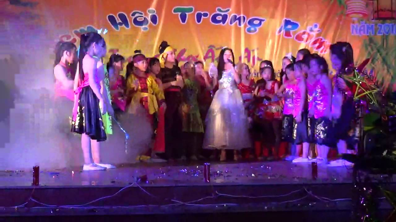 Chú Cuội - Chị Hằng trong đêm Trung thu tại Tiểu học Ngô Quyền - Vĩnh Yên