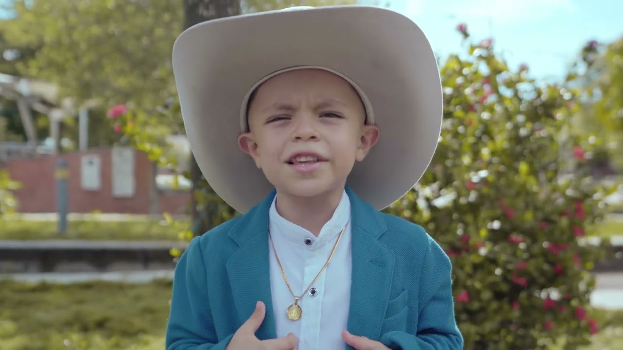 LA NIÑA DEL COLEGIO - URIEL ALEJANDRO HENAO