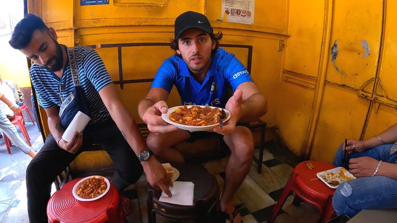 $1 Famous Egg Bhurji in India (owner was on MasterChef) 🇮🇳