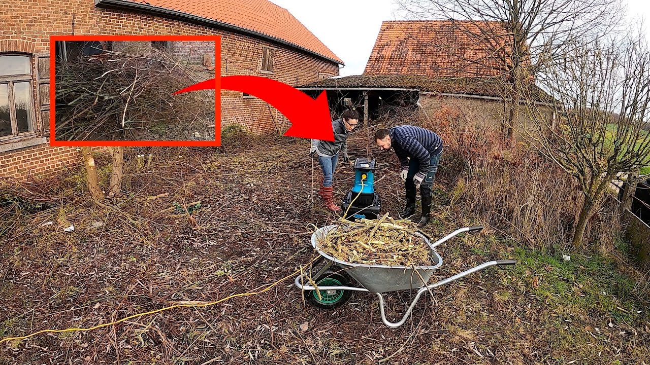 How to feed a little monster | Garden clean up with Makita SHREDDER UD2500