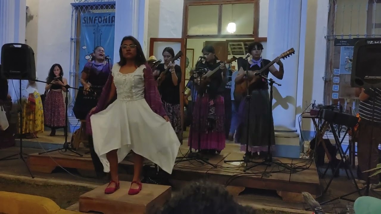 La Surada tocan Coco