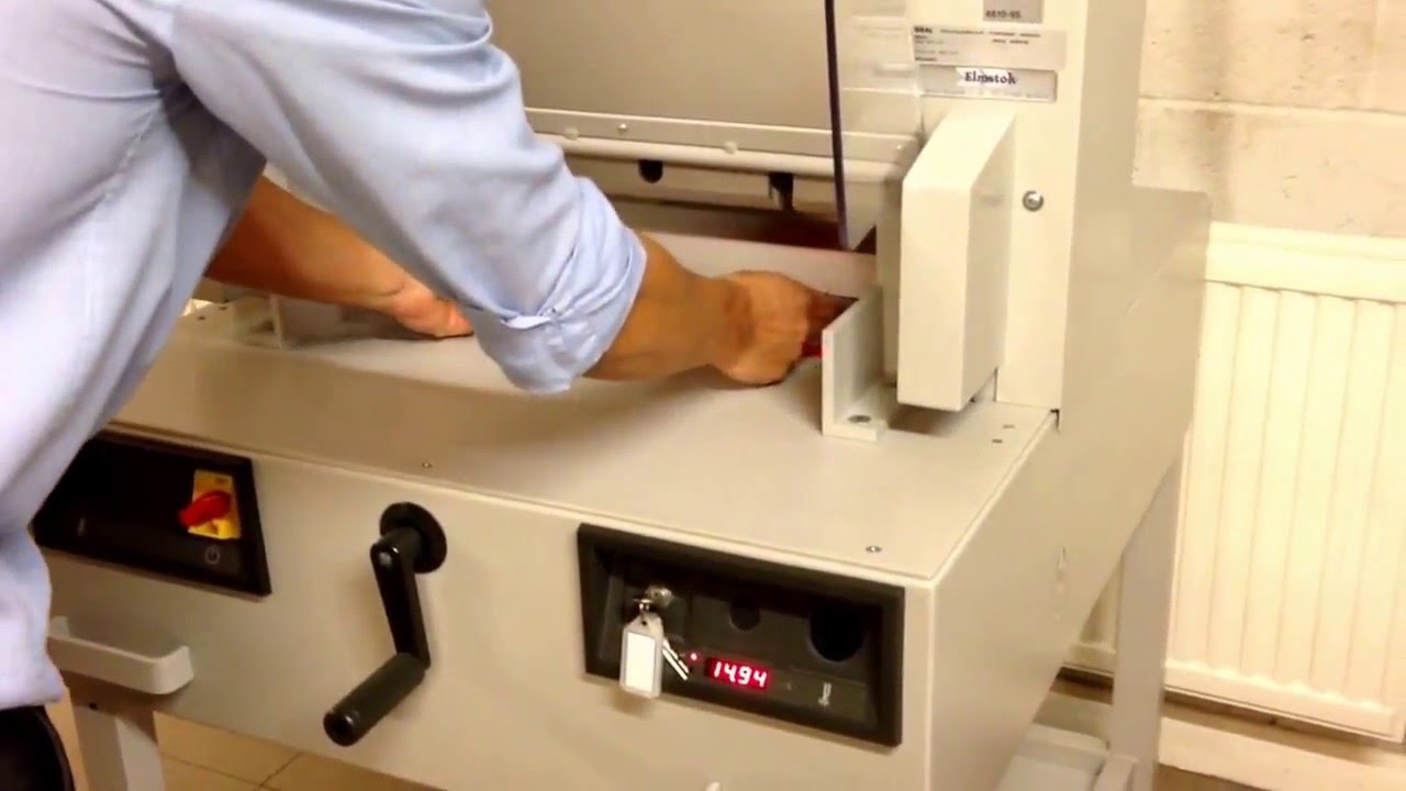 Like New IDEAL 4810-95 Guillotine With Digital Measurement Readout & LED Cutting Light Guide