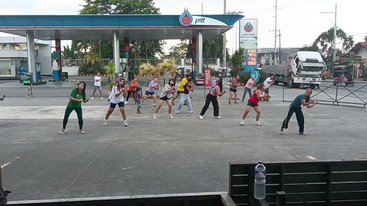 Jumping | Rosarian Movers | Ka-Itek Movers 