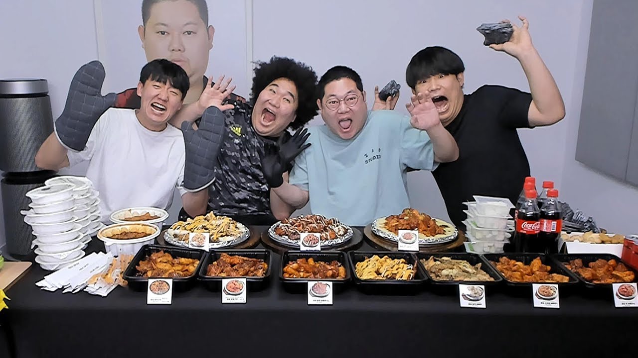 4명이서 치킨20마리 먹방 ㄷㄷ