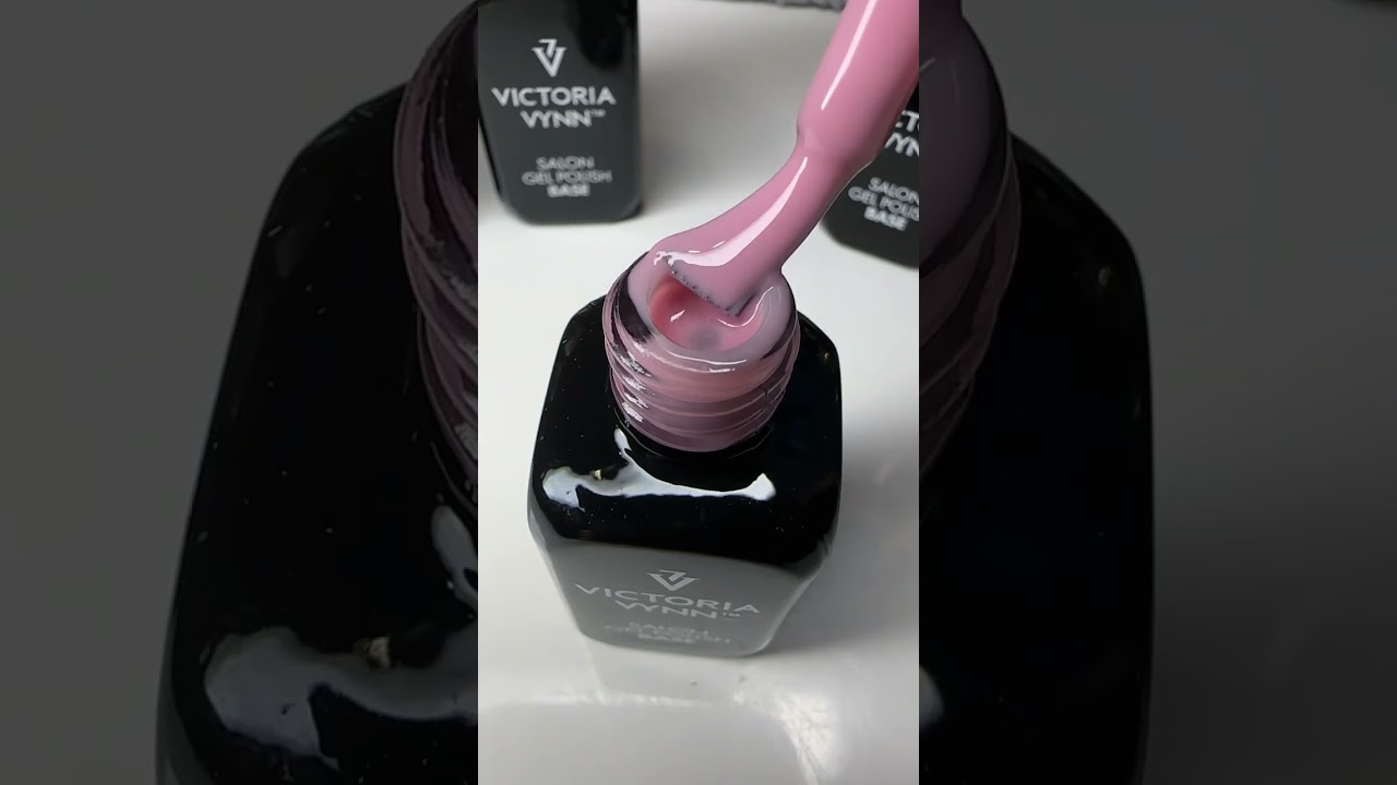 Victoria Vynn Mega Base bemutat&oacute; vide&oacute;