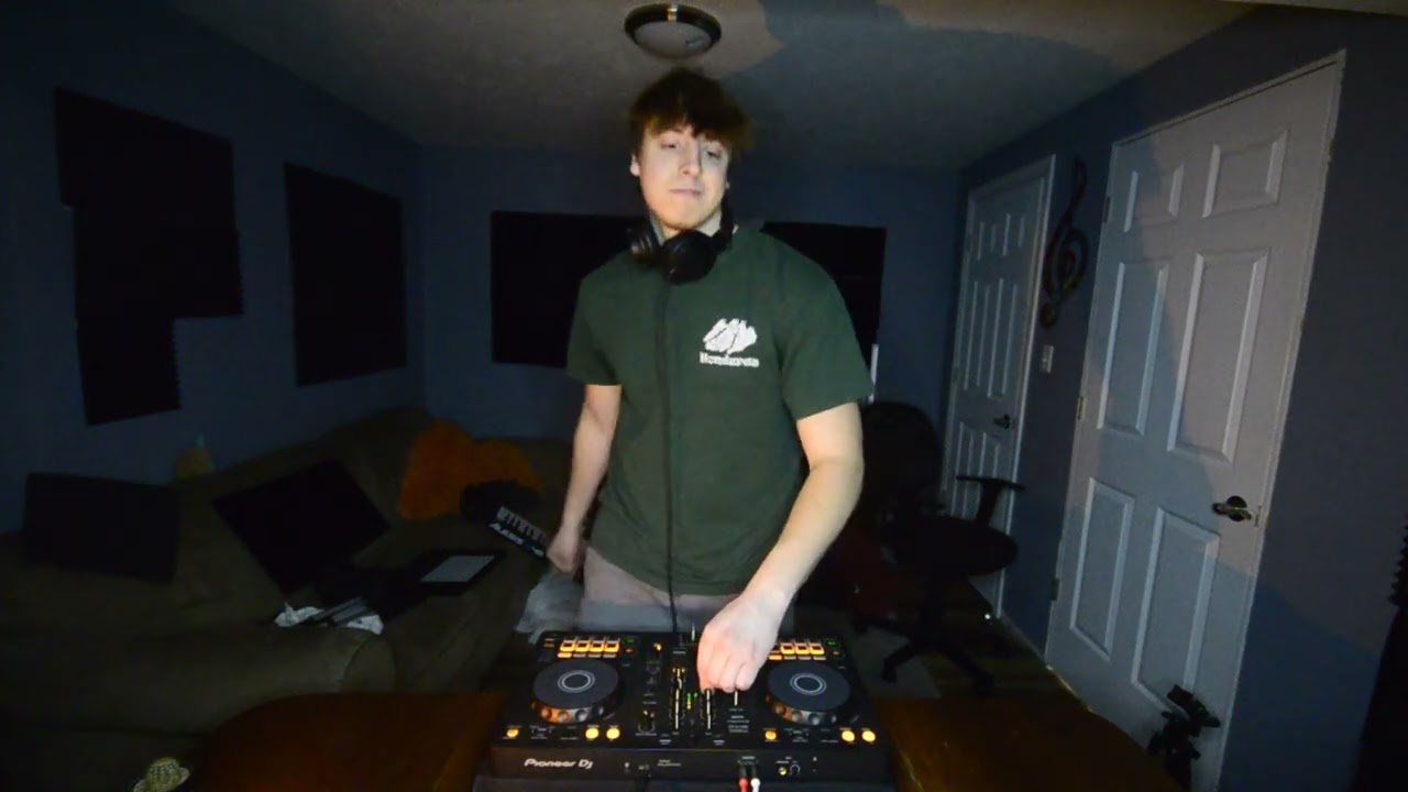 HOUSE & JUNGLE DJ SET W/ FISHTAIL