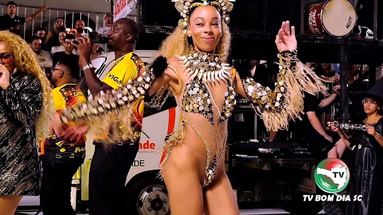 Soweto fez sua estreia histórica no Carnaval de Joaçaba (SC)